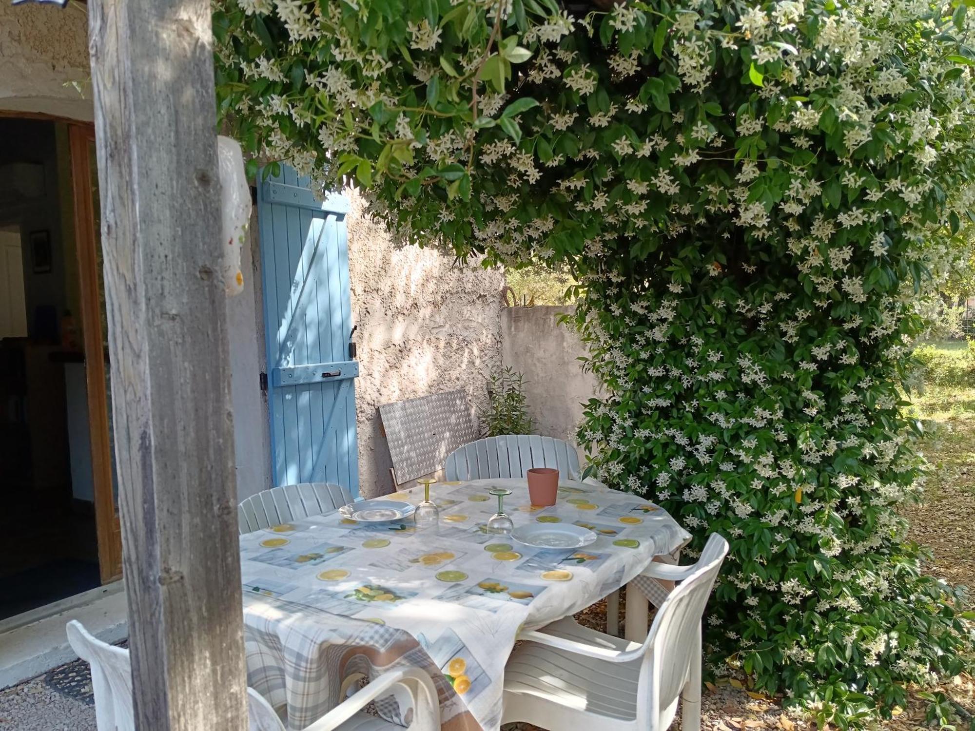 Chez Betty Διαμέρισμα Le Luc Εξωτερικό φωτογραφία